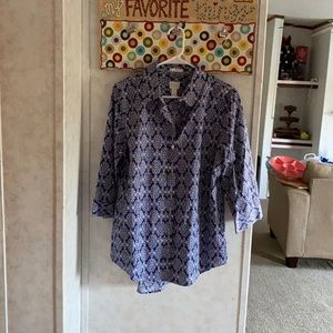 Blue and white 3/4 sleeve blouse